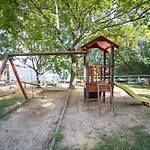 Apartment Comfort 18 - Spacious 2-bedroom With Balcony