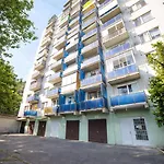 Comfort 18 - Spacious 2-bedroom With Balcony Apartment