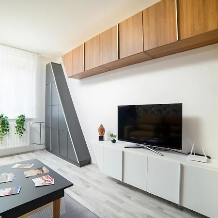 Apartment Comfort 18 - Family Layout- Balcony & Parking Miskolc