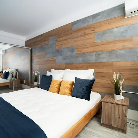 Comfort 18 - Spacious 2-bedroom With Balcony * Miskolc