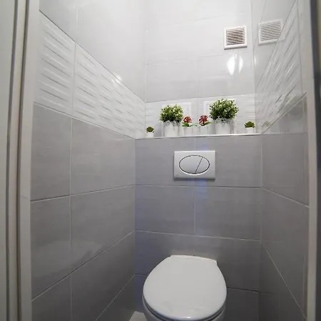 Comfort 18 - Family Layout- Balcony & Parking * Miskolc