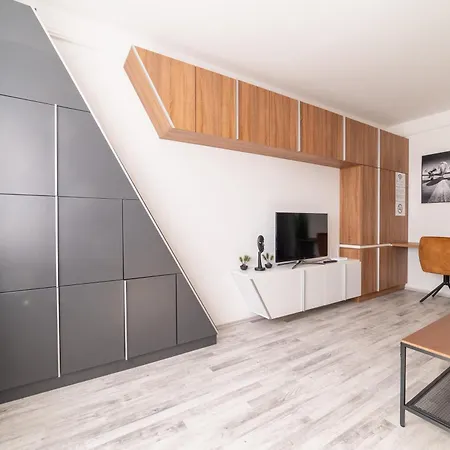 Comfort 18 - Family Layout- Balcony & Parking Apartament *
