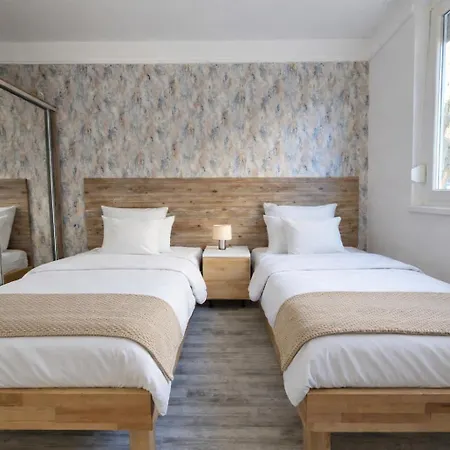 Comfort 18 - Spacious 2-bedroom With Balcony * Miskolc