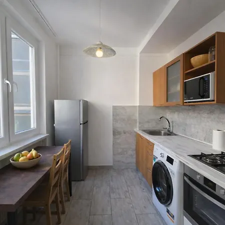 Comfort 18 - Spacious 2-bedroom With Balcony Miskolc