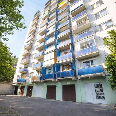 Comfort 18 - Spacious 2-bedroom With Balcony Daire