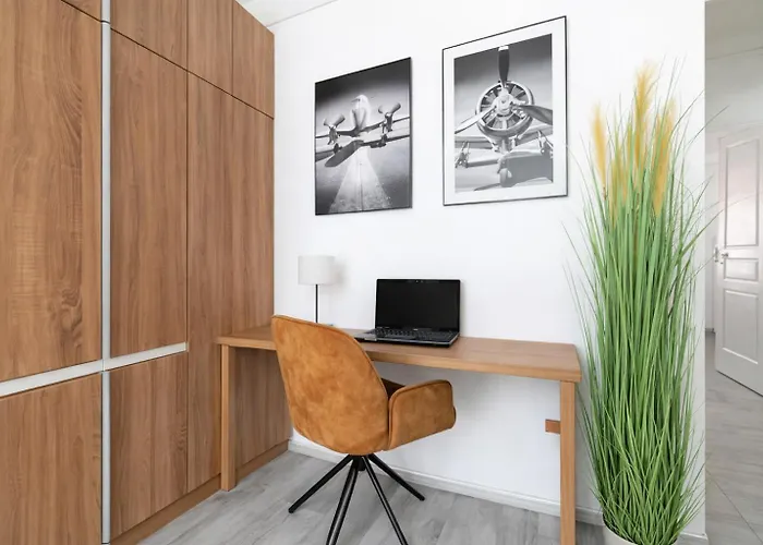 Апартаменты Comfort 18 - Spacious 2-bedroom With Balcony Мишкольц